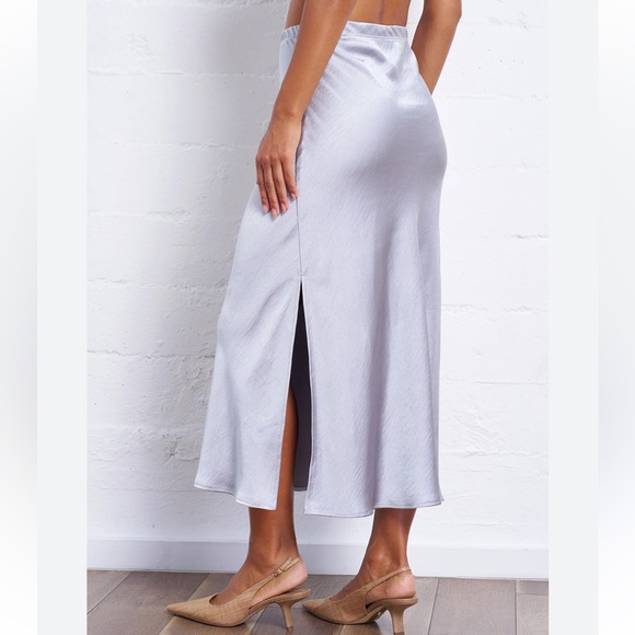 Silver Satin Midi  Skirt Nordstrom’s Elastic Waist SZ L Minimalist Feminine Y2K - Picture 8 of 8